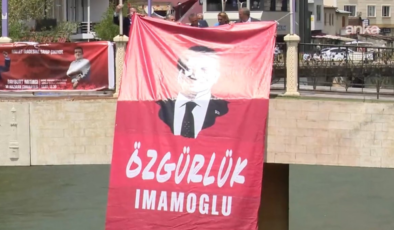 Çoruh Nehri'nin geçtiği köprüye "İmamoğlu'na Özgürlük" pankartı asıldı