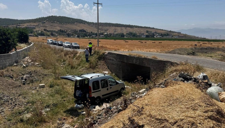 Araç köprüden düştü: 6 kişi yaralandı