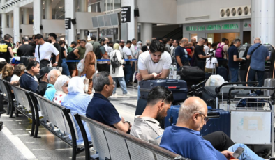 Beyrut'taki uçuş iptalleri havalimanında yoğunluğa yol açtı