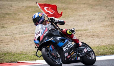 Toprak Razgatlıoğlu'ndan İtalya'da zafer!