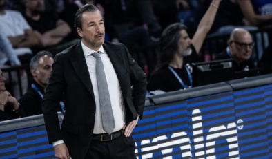 Anadolu Efes, Banchi ile yollarını ayırdı