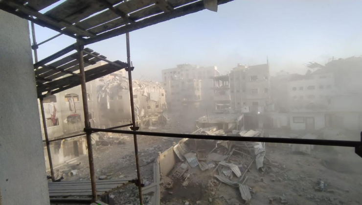 Katil İsrail'in Gazze'ye son 24 saatte düzenlediği saldırılarda 65 kişi hayatını kaybetti