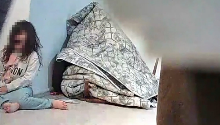 4 yaşındaki çocuğuna şiddet uygulayan anne gizli kameraya yakalandı! Kocası görüntüleri izlerken dondu kaldı
