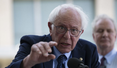 Sanders: ABD, İsrail'in yasadışı savaşına sürüklenmemeli