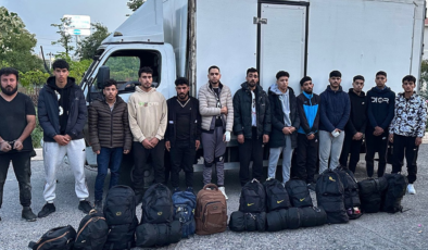 Tekirdağ'da durdurulan kamyonetten 13 düzensiz göçmen çıktı