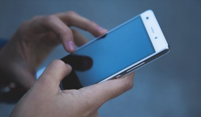 Liselerde öğrencilerin cep telefonu kullanması yasaklandı
