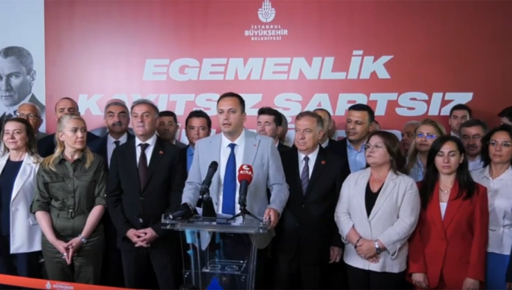 CHP'li başkanlar İmamoğlu ve arkadaşlarına destek için Saraçhane’de buluştu