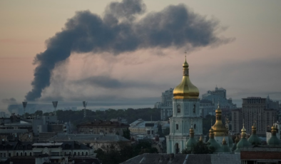 Rusya, Kiev'de sivilleri vurdu: 15 ölü