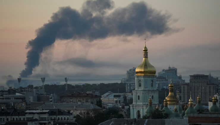 Rusya, Kiev'de sivilleri vurdu: 15 ölü