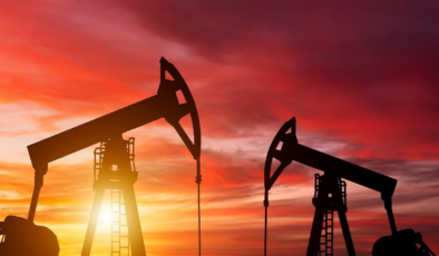 Petrol fiyatları, Orta Doğu'da ateşkes çabalarının etkisiyle düştü