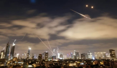 İran'dan İsrail'e yeni füze saldırısı: Tel Aviv'de sirenler çalıyor