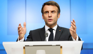 Macron, İsrail'in İran'ın nükleer programıyla ilgisi olmayan saldırılarını sonlandırmasını istedi
