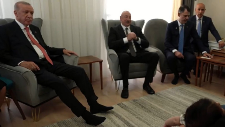 Cumhurbaşkanı Erdoğan, depremzede bir aileyi ziyaret etti