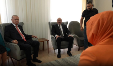 Cumhurbaşkanı Erdoğan'dan depremzede aileye ziyaret