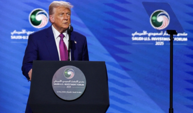 Trump'ın koltuğu sallanıyor: Son anketler halkın öfkesini gösterdi