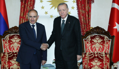 Paşinyan ile görüştü