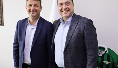 Akhisar'da yeni Belediye Başkanı Ekrem Kayserili oldu