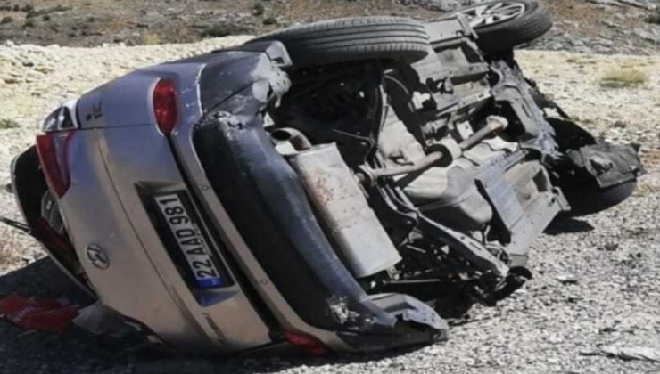 Malatya'da otomobil bariyerlere çarptı: Ölü ve yaralılar var