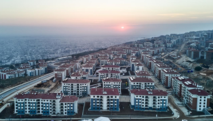 Deprem bölgesinde yıl sonuna kadar 453 bin konut ve iş yeri teslim edilecek