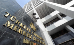 Merkez döviz sevdasıyla savaşıyor