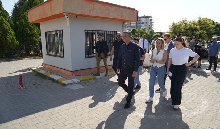 Nehir Zeyrek'i yine yalnız bırakmadı