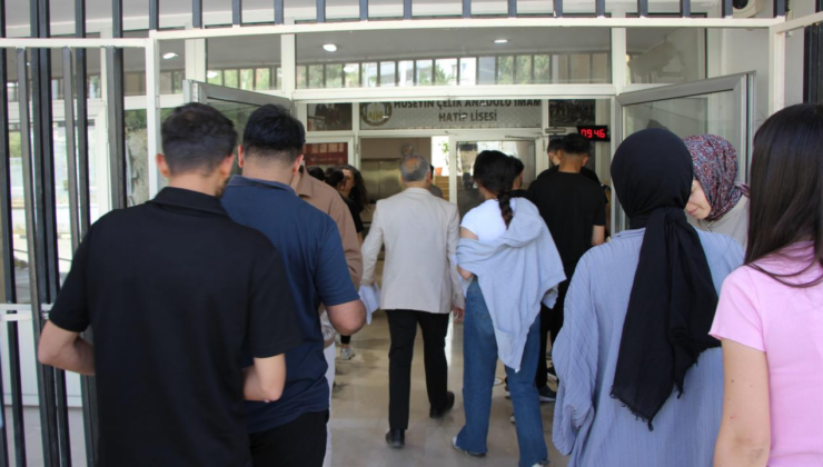 YKS'nin üçüncü oturumu Yabancı Dil Testi başladı