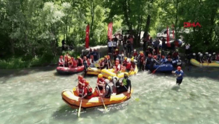 Tunceli- Munzur'da rafting heyacanı yaşanıyor
