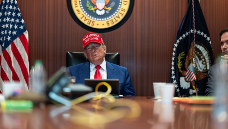 ABD Başkanı Trump: Rejim İran'ı tekrar büyük yapmıyorsa neden rejim değişikliği olmasın?