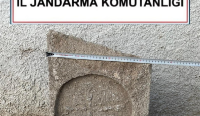 Jandarma durdurdu, içinden Bizans dönemine ait mezar steli çıktı