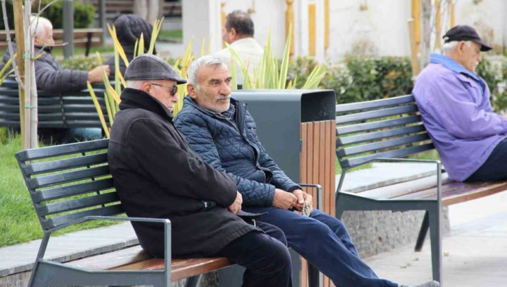 Emekli maaşı ne kadar olacak? Emekli zammı belli oldu mu? En düşük emekli yükselecek mi?