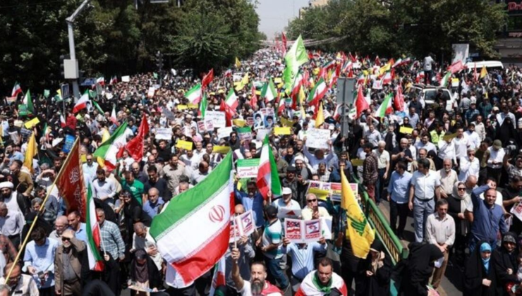 Tahran'da ABD protestosu