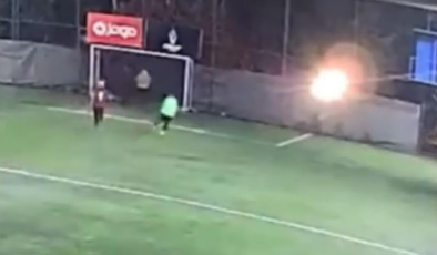 Halı saha maçında kanlar içinde yere yığıldı!