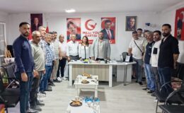 Milli Yol Partisi İzmir Teşkilatında Divan Toplantısı ve Rozet Töreni Yapıldı.