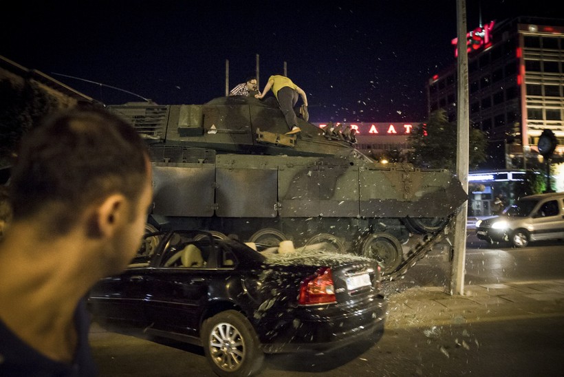 15 Temmuz'un üzerinden 9 yıl geçti! 21 saatte bastırıldı, 253 şehit verildi: Peki o gece neler yaşandı? - Resim : 8