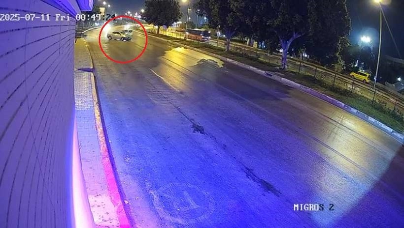 Güvenlik kamerası kaydetti: Kontrolden çıkan araç lunaparktan dönen Baba-Oğul'u hayattan koparttı - Resim : 3