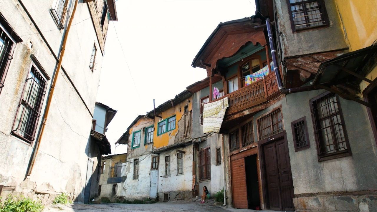 Bir döneme damga vuran mahalle: O eski halinden eser yok şimdi... - Resim: 1