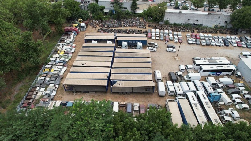 Yeni düzenleme yürürlükte: Yediemin otoparklarında bekleyen araçlar 6 ay içinde alınmazsa satılacak - Resim : 1