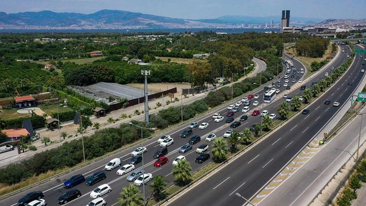 Çeşme otobanı açık mı, açıldı mı? İzmir Çeşme Otoyolu ulaşıma açıldı mı? - Resim: 1
