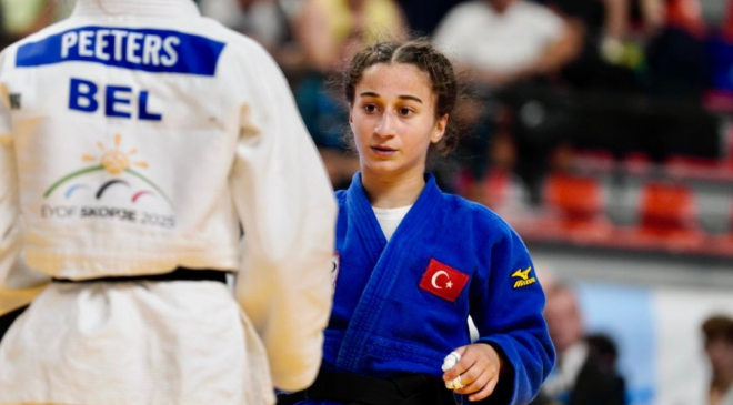 Yağmur Yılmaztürk'ten gümüş madalya