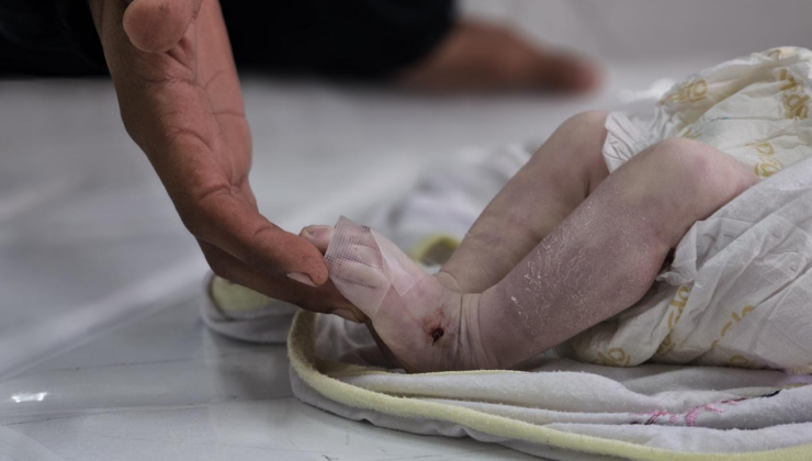 Açlıktan bebeğini kaybeden baba: Dünya Gazze'ye bir kutu mama gönderemiyorsa hepimiz öleceğiz