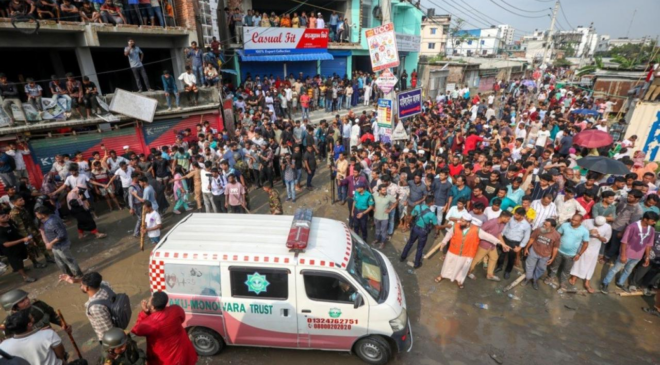 Bangladeş'te askeri eğitim uçağı okul kampüsüne düştü: 25'i çocuk 27 kişi öldü