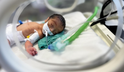 Gazze'de biri bebek 2 çocuk daha açlıktan hayatını kaybetti