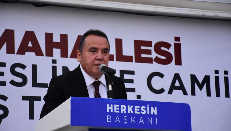 Muhittin Böcek hastaneye kaldırıldı