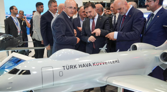 Bakan Şimşek IDEF 2025'te konuştu: Türkiye'nin geleceği çok parlak