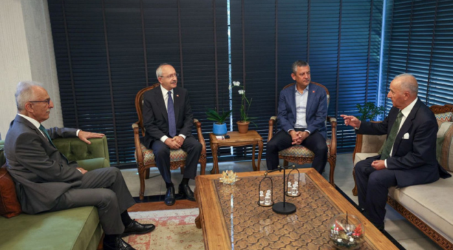 CHP lideri Özgür Özel'den eski başkan Kemal Kılıçdaroğlu'na ziyaret