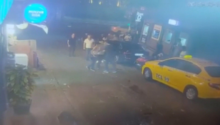 Beyoğlu’nda 'laf atma' tartışmasında 17 yaşındaki genç ölümle burun buruna geldi