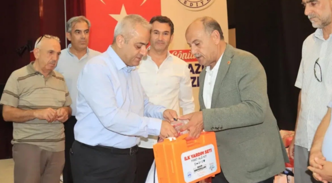 AKP’li belediyeden ‘yangın’ tedbiri: Muhtarlara yangın tüpü dağıtıldı
