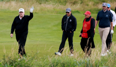 Skandallara boğulan Trump, İskoçya'nın golf sahalarına kaçtı