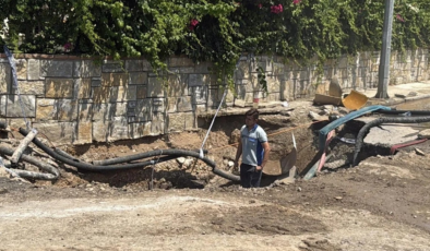 Bodrum'da ana su isale hattı patladı