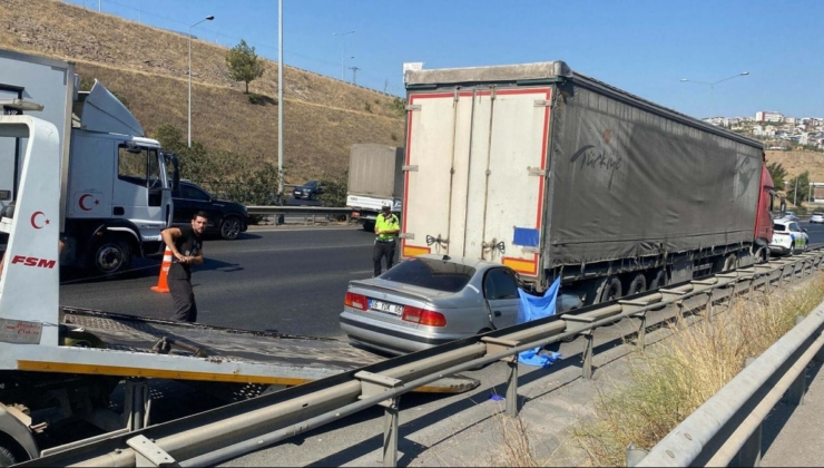 İzmir’de otomobil TIR'a ok gibi saplandı: 1 ölü, 1 ağır yaralı